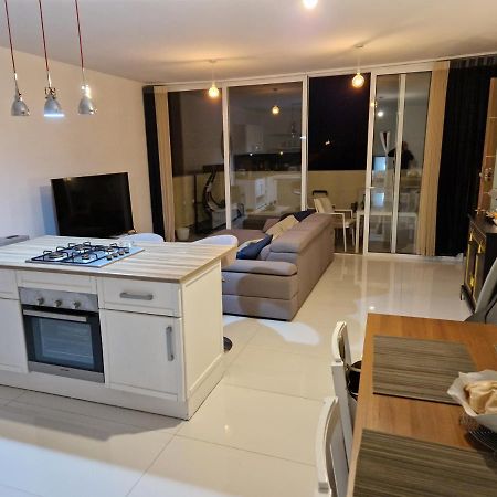 Апартаменты Town Pent House Лука Экстерьер фото