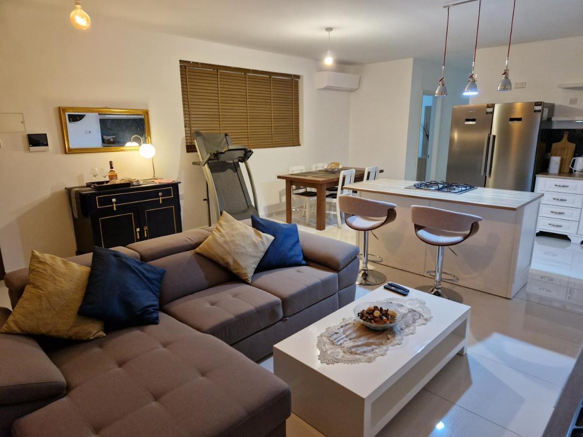 Апартаменты Town Pent House Лука Экстерьер фото