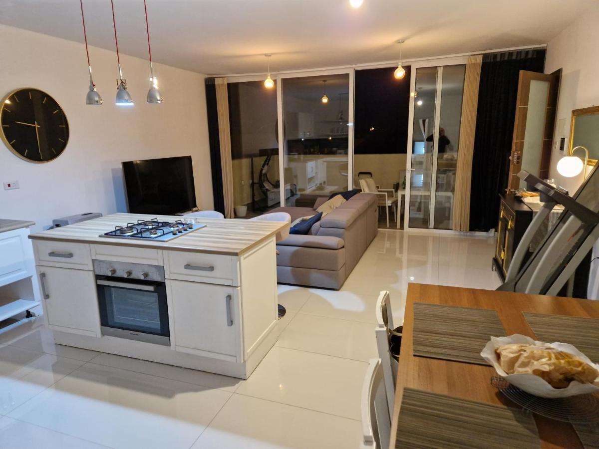 Апартаменты Town Pent House Лука Экстерьер фото