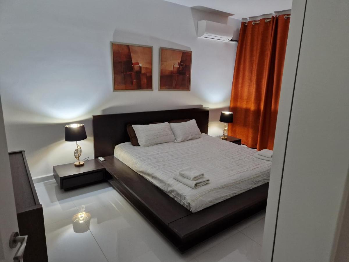 Апартаменты Town Pent House Лука Экстерьер фото